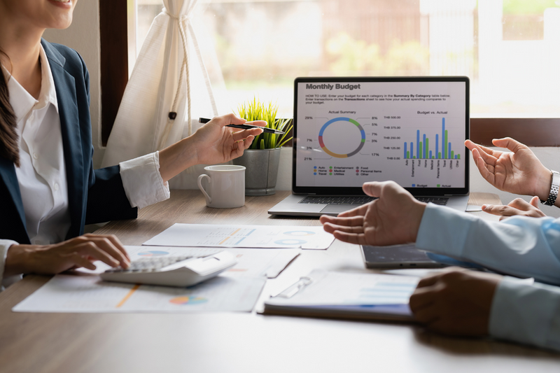 Financial Advisor vs Robo Advisor: Which Option Suits You Best?